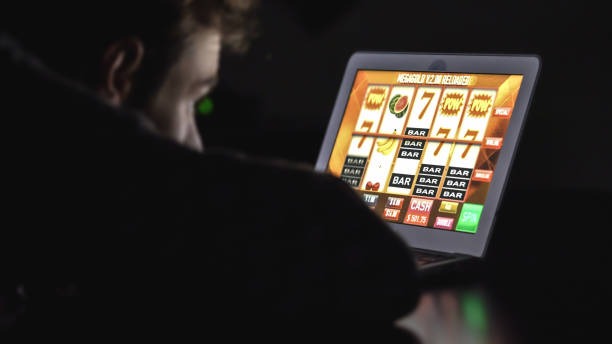 sistema4d app showing live football market updates and live casino table interface